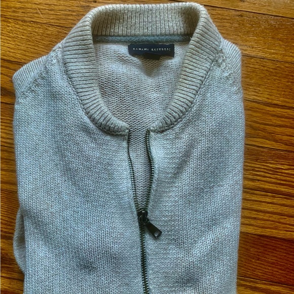 Banana Republic men’s classic beige bomber sweater with a zipper.**SOLD** - Picture 2 of 5